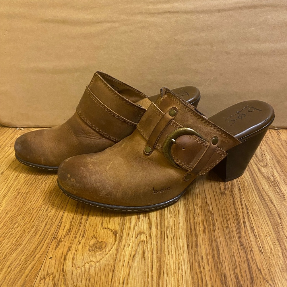 BOC Light Brown Slip On Front Buckle Heels Mule Clog Casual Women Hippie Shoes.